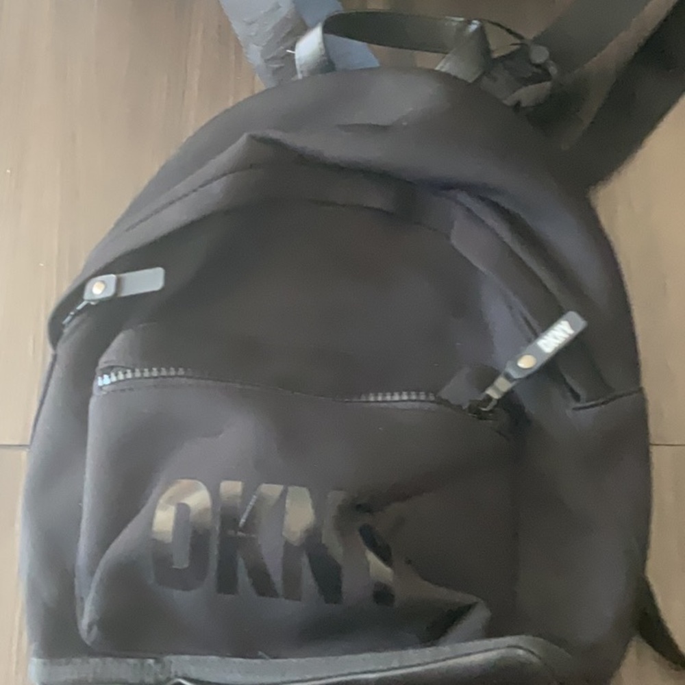 Black DKNY backpack - Picture 3 of 8